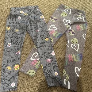 Both leggings are being sold together. Zero wear on the legs, knees/bum.